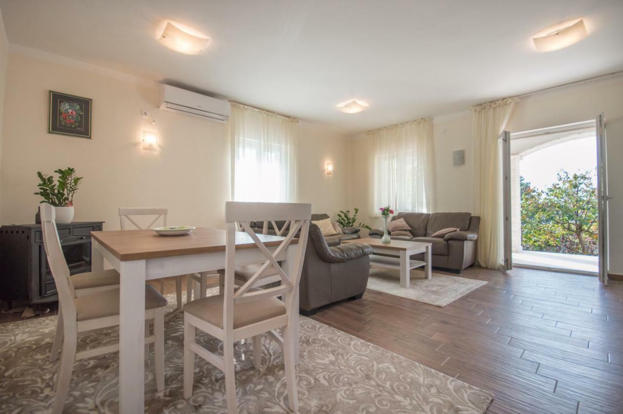 Queen Teuta Hotel Risan Ngoại thất bức ảnh